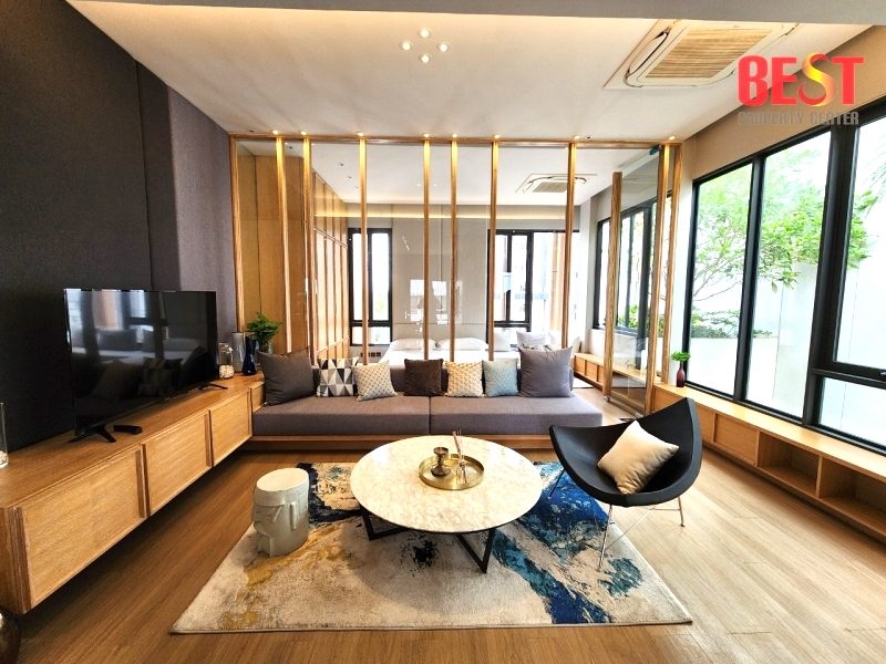 ขาย Home Office Baan Puri Puri  ลาดพร้าว 41 จอดรถ 6 คัน ออกแบบได้สวย ฟังก์ชั่นการใช้งานครบ