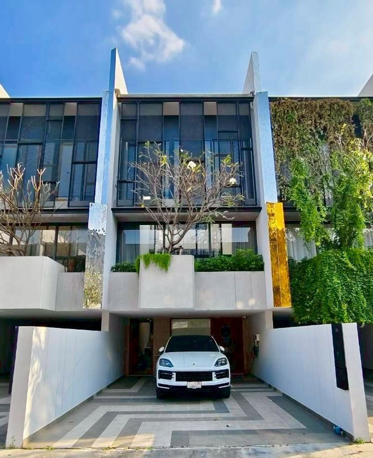 🏡 ขายทาวน์โฮมหรู พัฒนาการ | บ้านภูริปุรี คอร์ทยาร์ด (Baan Puripuri Courtyard – Pattanakarn) แบบบ้านใหญ่สุด