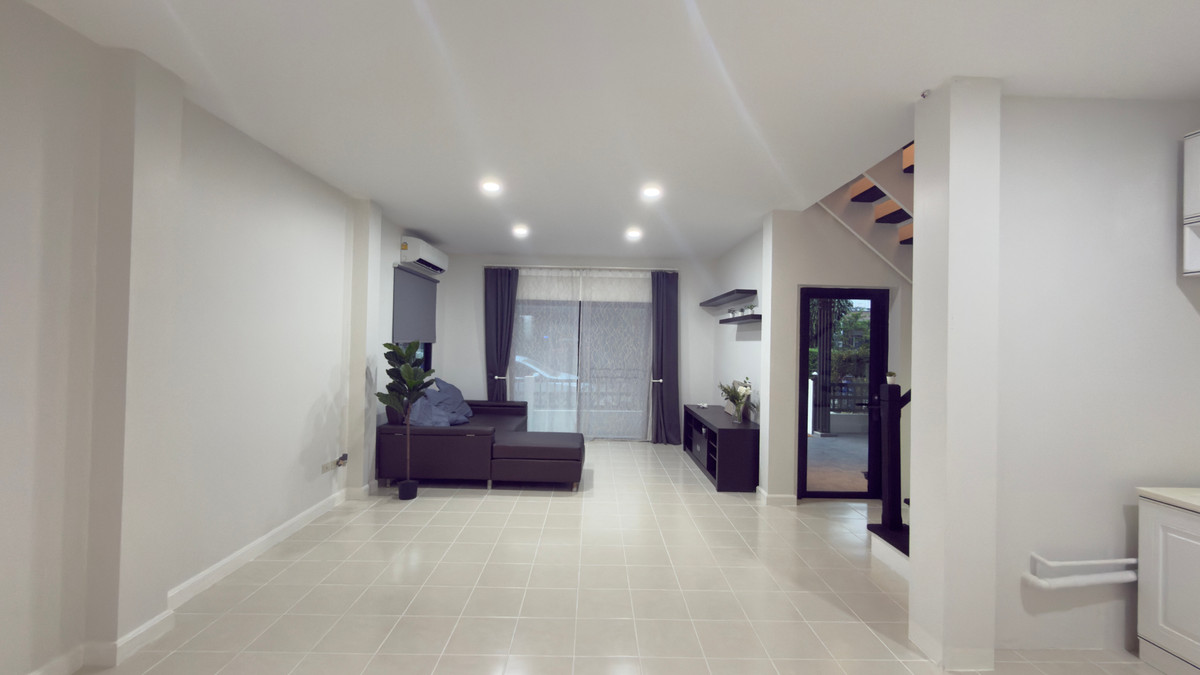 รับผ่อนตรง ขาย บ้าน พร้อมพัฒน์ 1 รามอินทรา ต้นโครงการ พื้นที่ใช้สอยเยอะ แอร์ 5 ตัว ใกล้ โรงเรียนสาธิตพัฒนา หรือ เลิร์นสาธิตพัฒนา ใกล้ทางด่วน จตุโชติ กู้ได้เต็ม หรือ ผ่อนตรงได้