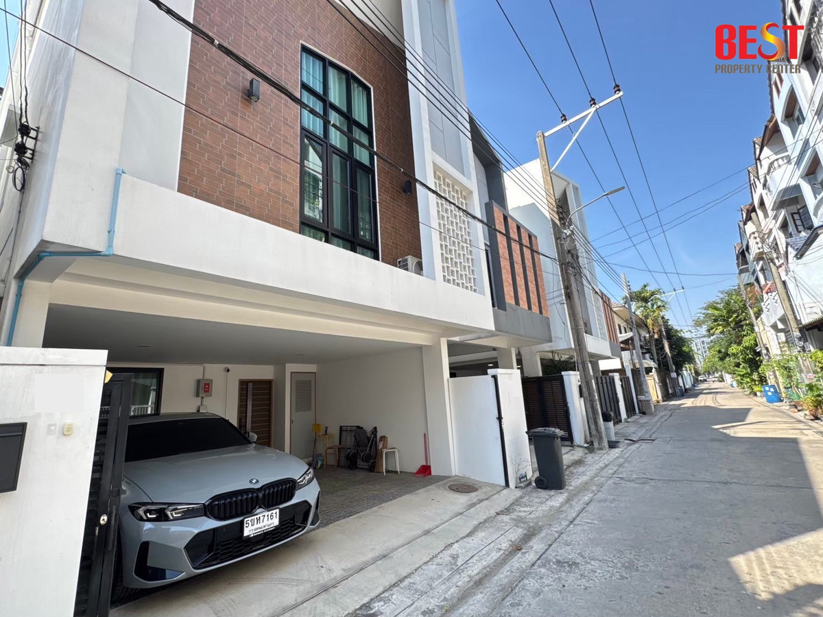 ขายบ้าน ใจกลาง สุขุมวิท 101/1 หรือ วชิรธรรมสาธิต 42 เดินทางสะดวก เหมาะสำหรับพักอาศัย Office คาเฟ่ หรือ ลงทุน ปล่อยเช่า