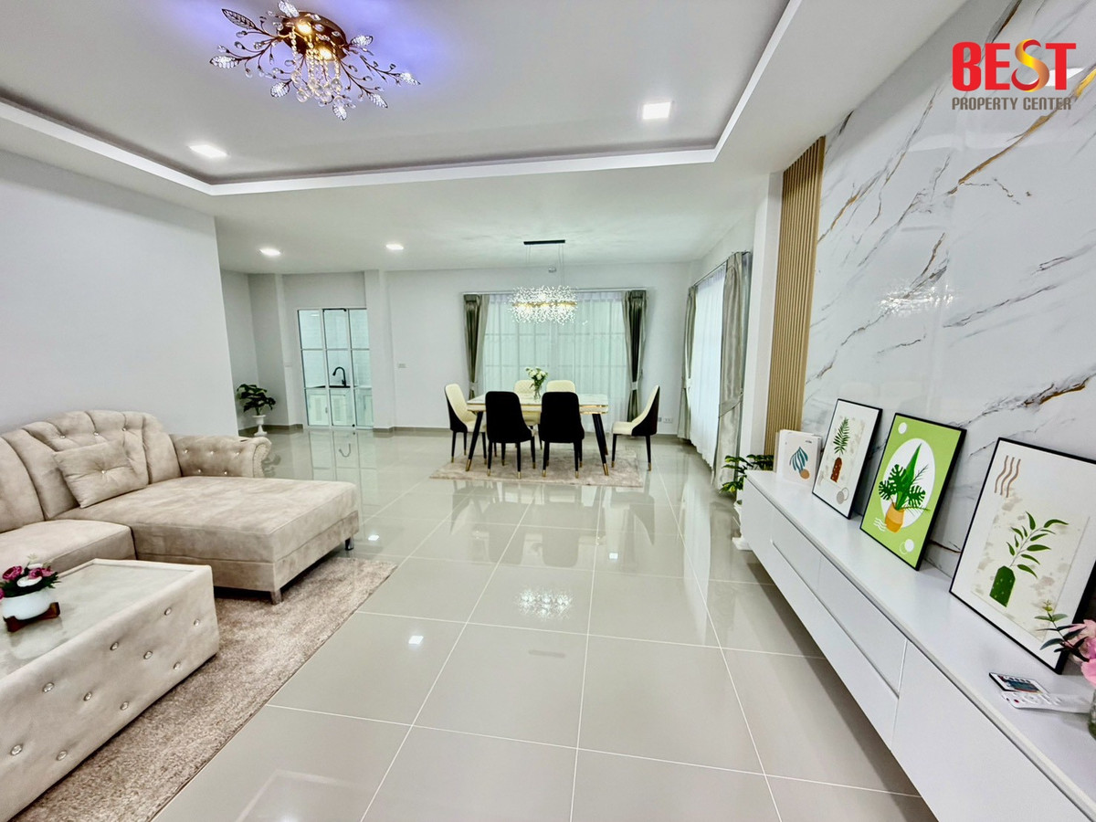 🔥 ขายด่วน! บ้านแฝดรีโนเวทใหม่ "พร้อมพัฒน์ พรีว่า" (Prompat Priva) สภาพนางฟ้า กว้างขวาง พร้อมเฟอร์ฯ ใกล้แฟชั่นไอส์แลนด์ 🔥