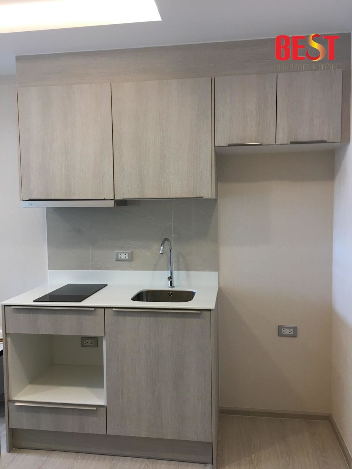 📣 ขายคอนโดราคาถูกกว่าหน้าสัญญา! Vtara Sukhumvit 36 ใกล้ BTS ทองหล่อ ห้องสวย เฟอร์ครบ พร้อมอยู่ ใจกลางสุขุมวิท — ทำเลทองของจริง!