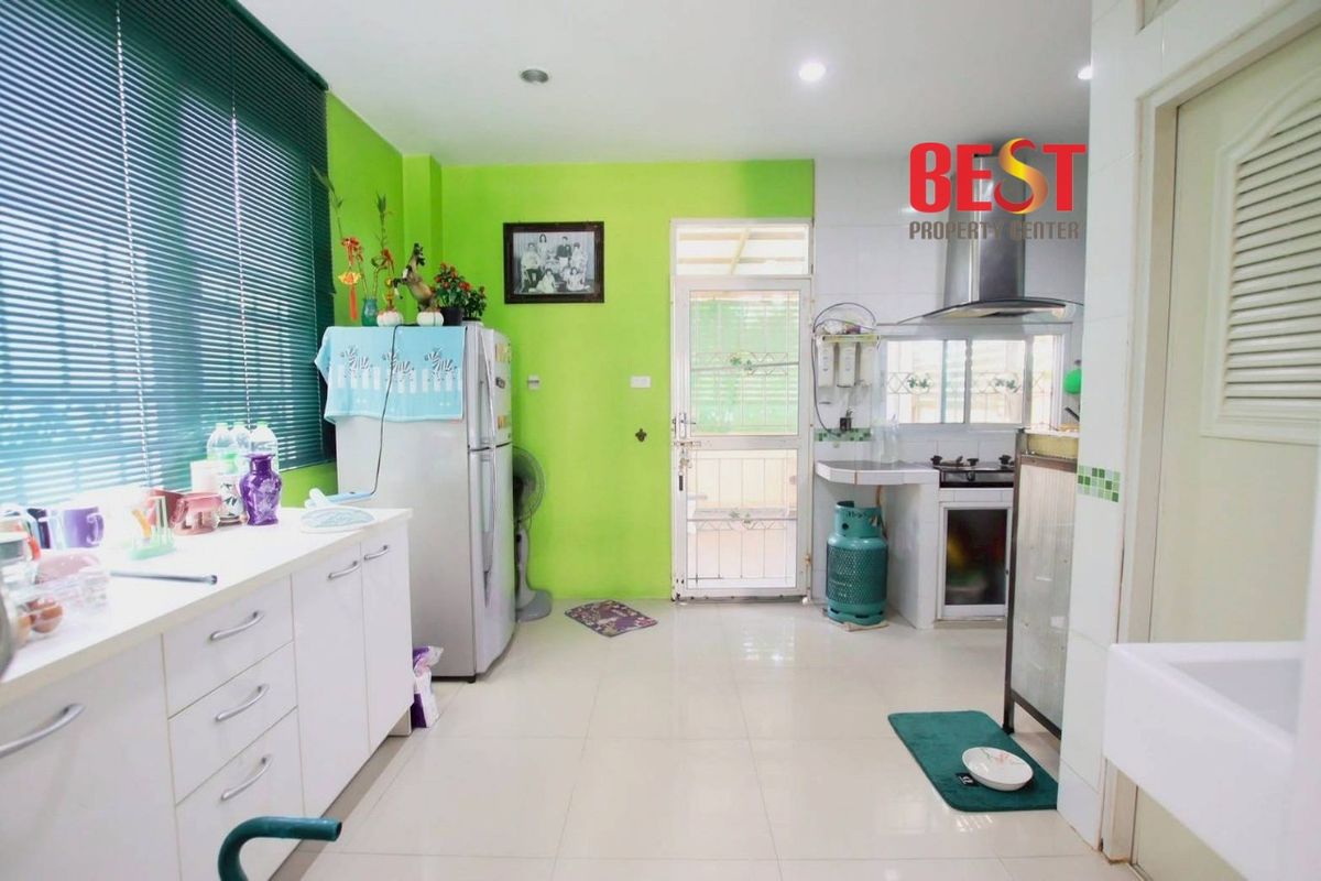 ขาย ทาวน์โฮม 3 ชั้น พื้นที่ใช้สอยใหญ่เท่าบ้านเดี่ยว หมู่บ้าน อิ่มอัมพร 1 ซอยจรัญฯ 13 เพียง 4.19 ล้านเท่านั้น!