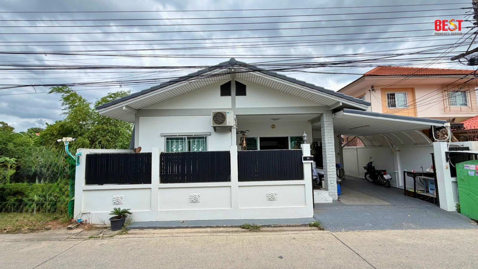 ขายบ้านเดี่ยว 60 ตร.ว. พร้อมห้องเช่า 8 ห้อง คู้บอน 27 แยก 24 บางเขน รับรายได้ค่าเช่าต่อทันที 20,000/เดือน ราคา 6 ล้านบาท
